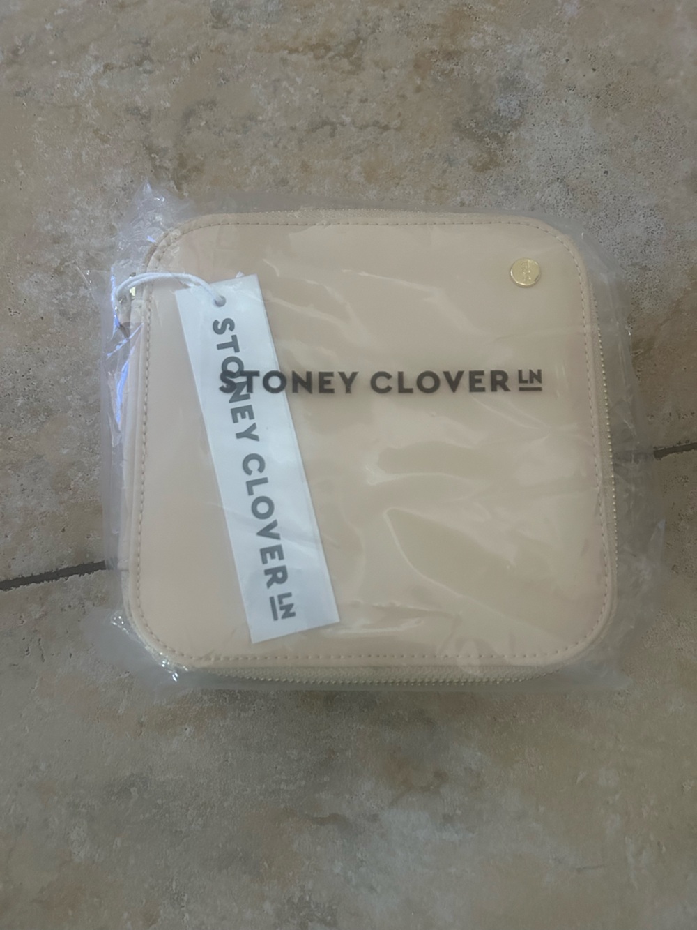 Stoney Clover Lane Travel Case – Sand